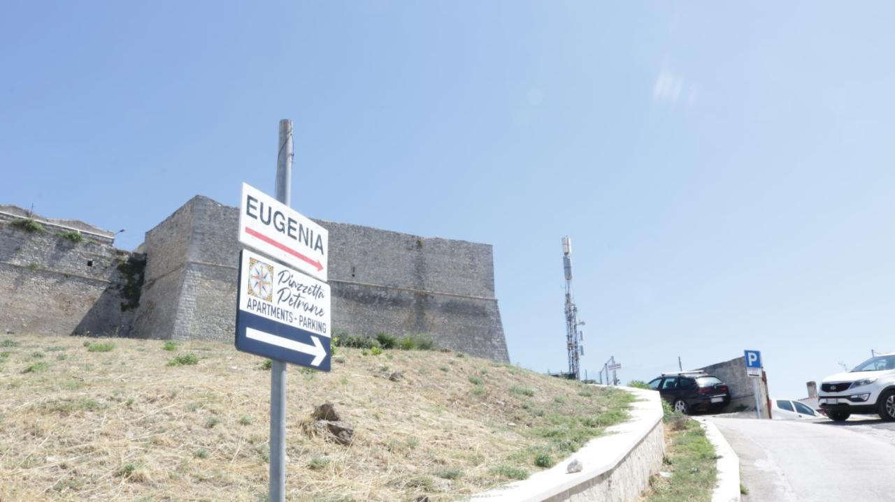 Piazzetta Petrone Apartments + Parking Βιέστε Εξωτερικό φωτογραφία