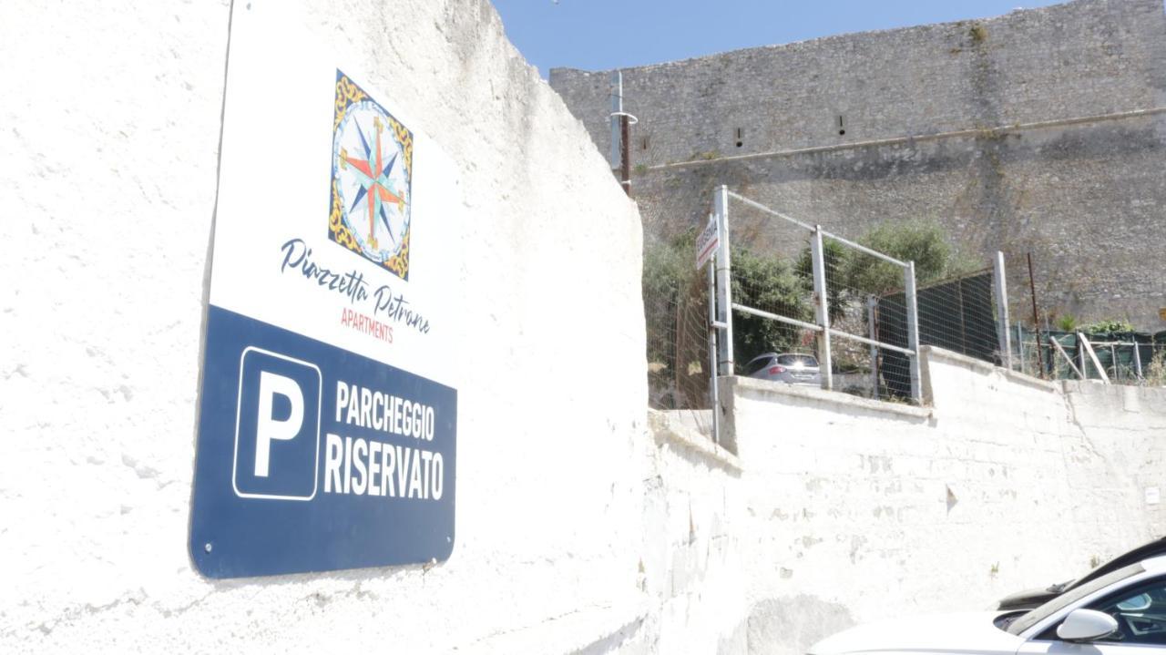 Piazzetta Petrone Apartments + Parking Βιέστε Εξωτερικό φωτογραφία