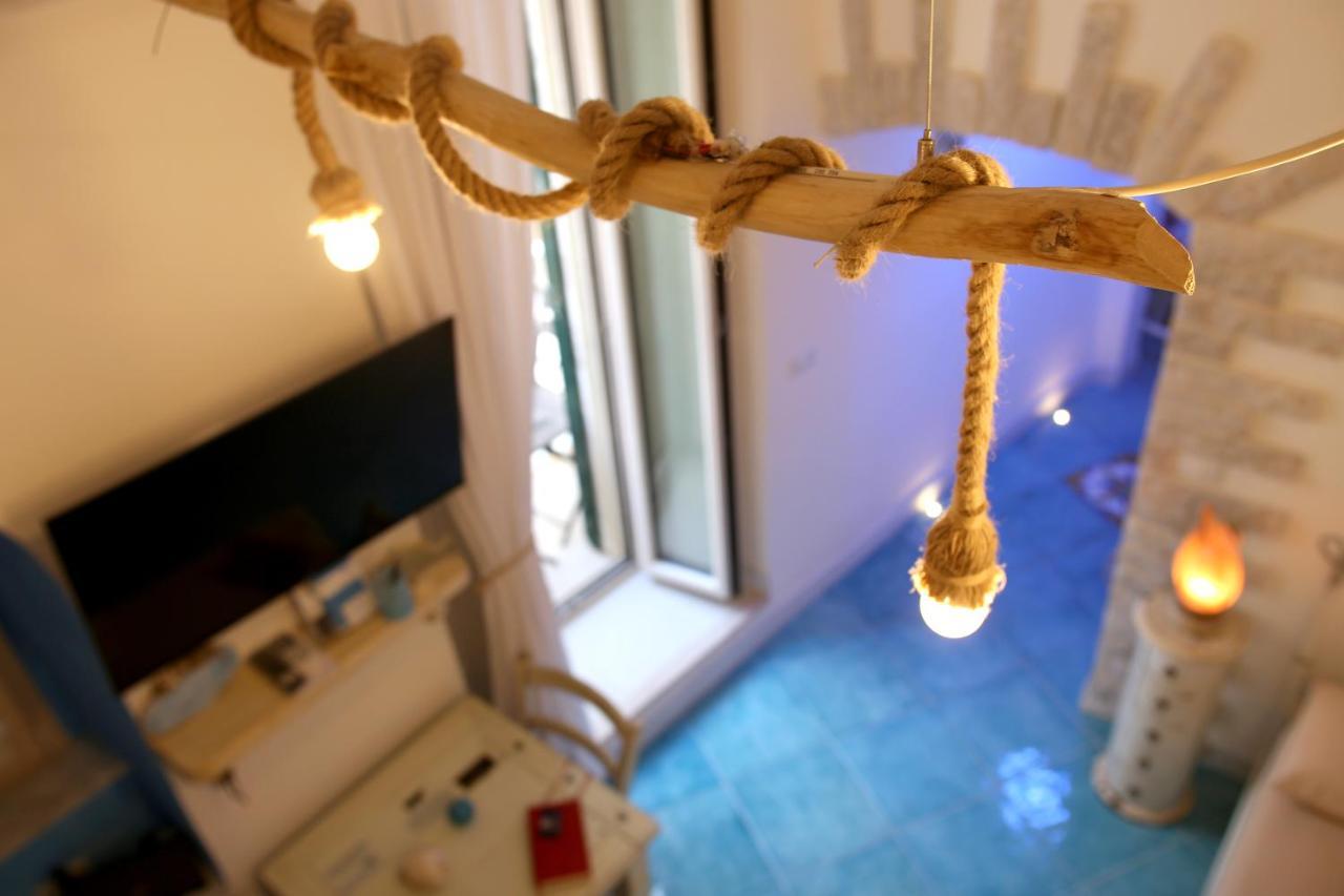 Piazzetta Petrone Apartments + Parking Βιέστε Εξωτερικό φωτογραφία